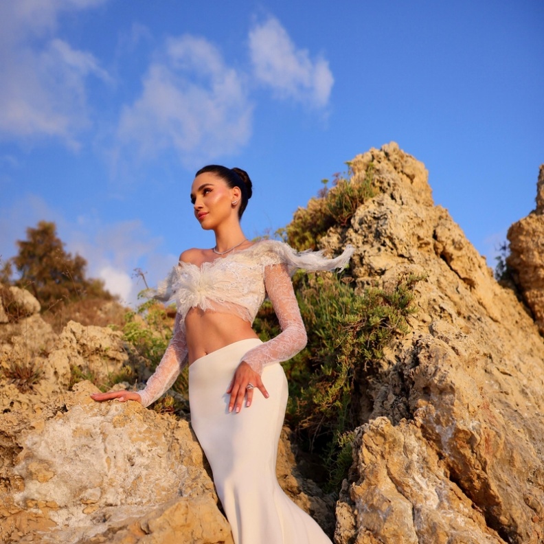 خاص "هي"... عشية زواجها ملكة جمال لبنان ساندي تابت تكشف تفاصيل حصرية عن حفل زفافها 