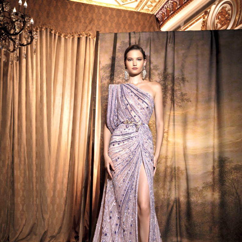 من عروض الأزياء الراقية لزياد نكد