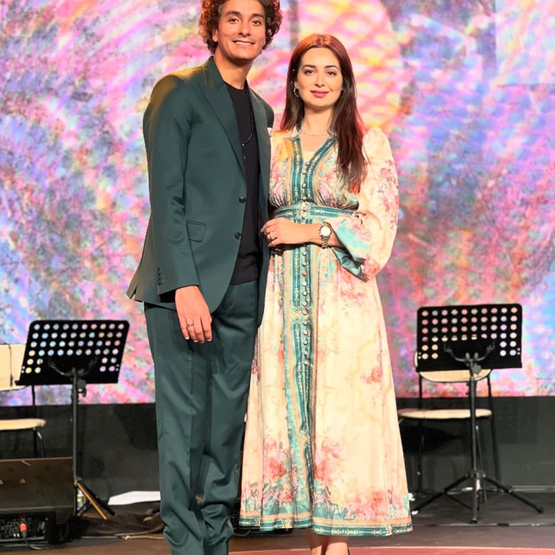 هبة مجدي وزوجها في الرياض