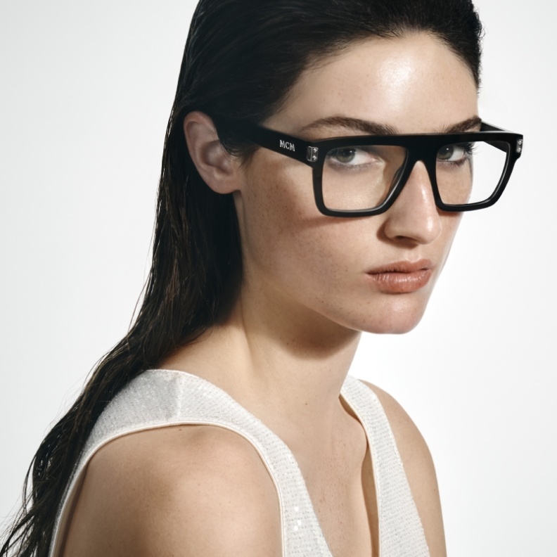 دار MCM تقدم تشكيلة خريف وشتاء 2024 من النظارات المبتكرة