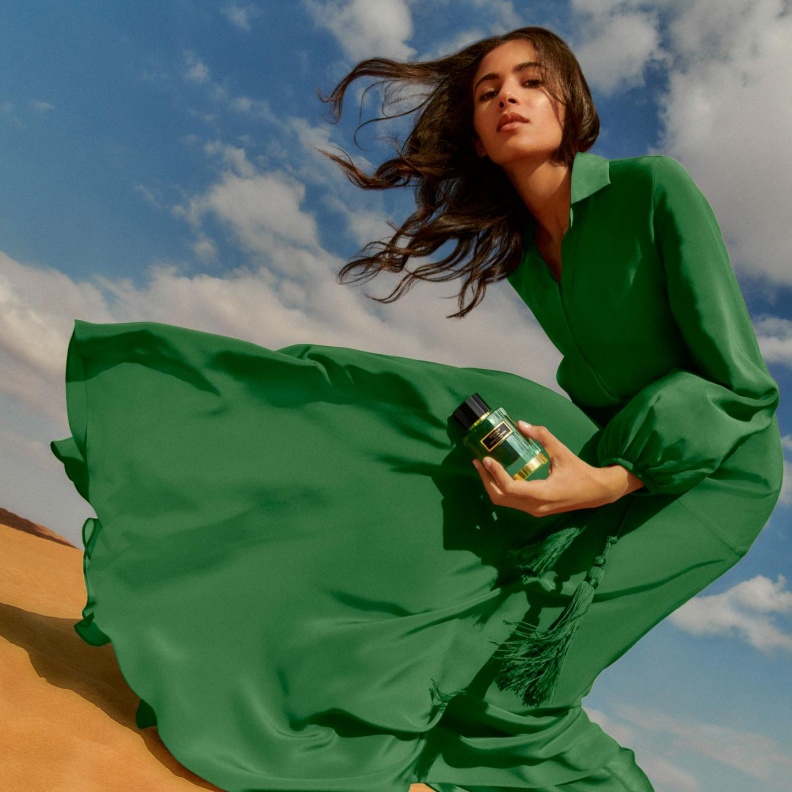 عطر Emerald Musk بتدرجات الأخضر احتفاءً بأحجار بالزمرد من علامة علامة Herrera Beauty