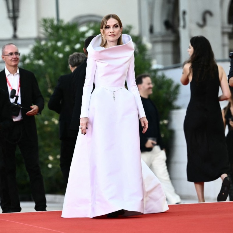  إيزابيل أوبير 