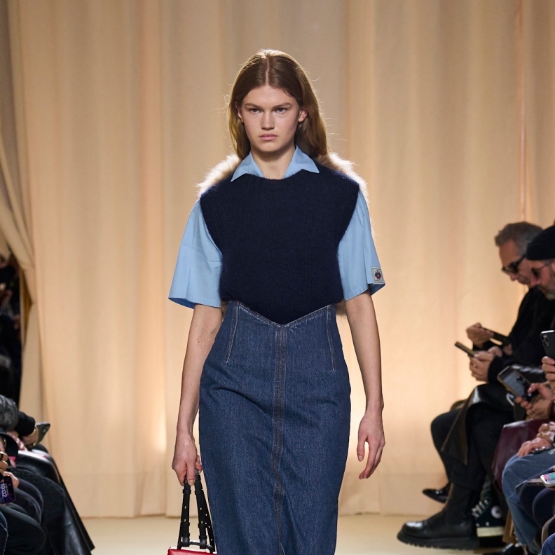 تألقي بأجمل موديلات تنانير طويلة في خريف وشتاء 2024 من Bally 