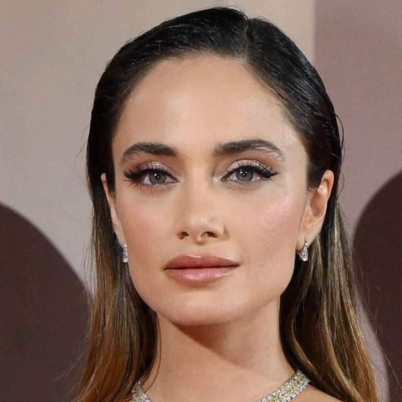 الجمال والجاذبية عنوان إطلالة النجمات العالميات في مهرجان فينيسيا 2024 