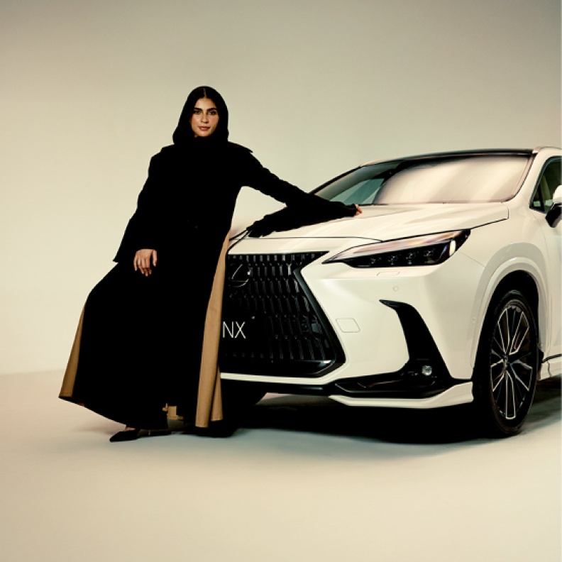 أسلوبك الخاص أناقة وفخامة في كل رحلة.. جلسة تصويرية بـ"هي" وLexus