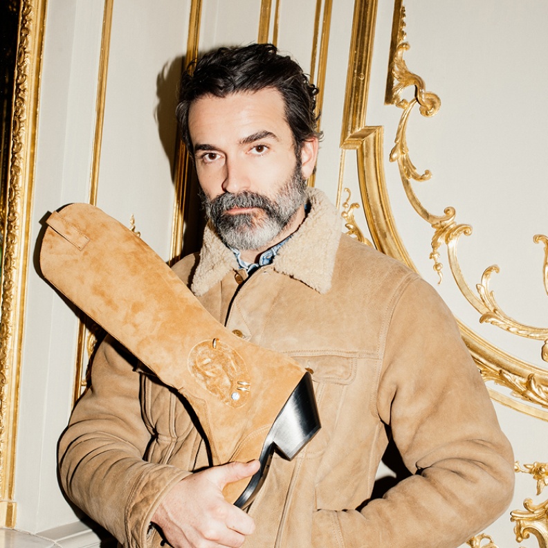 "دانيال روزبيري" لـ"هي": تمثّل "سكياباريلي" أعلى نقطة عند قمّة لقاء الإبداع والترف