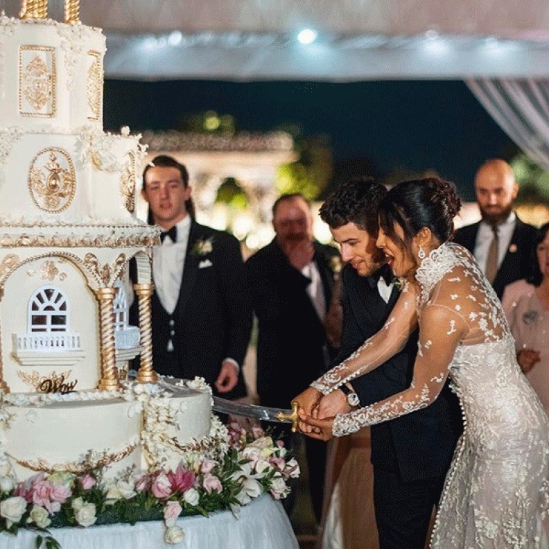 كعكة زفاف بريانكا شوبرا Priyanka Chopra ونيك جوناس Nick Jonas - 15000 دولار 1