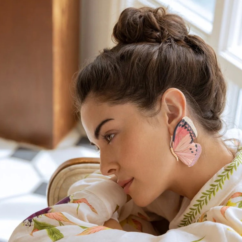 أقراط Marquetry Pink Black Butterfly من Silvia Furmanovich