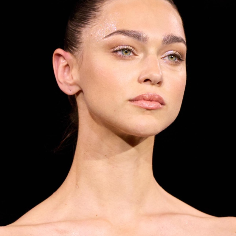 إجعلي الثلج جزءاً من روتينك اليومي لجمال وشد بشرتك