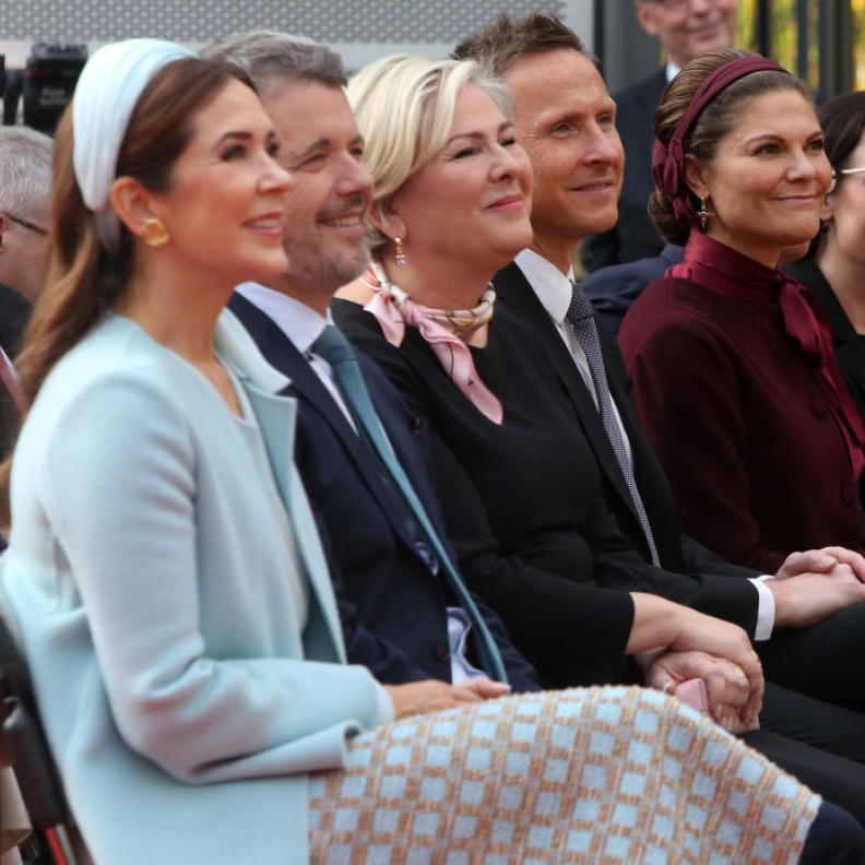 اجتماع ملكي أوروبي ثلاثي أنيق في برلين