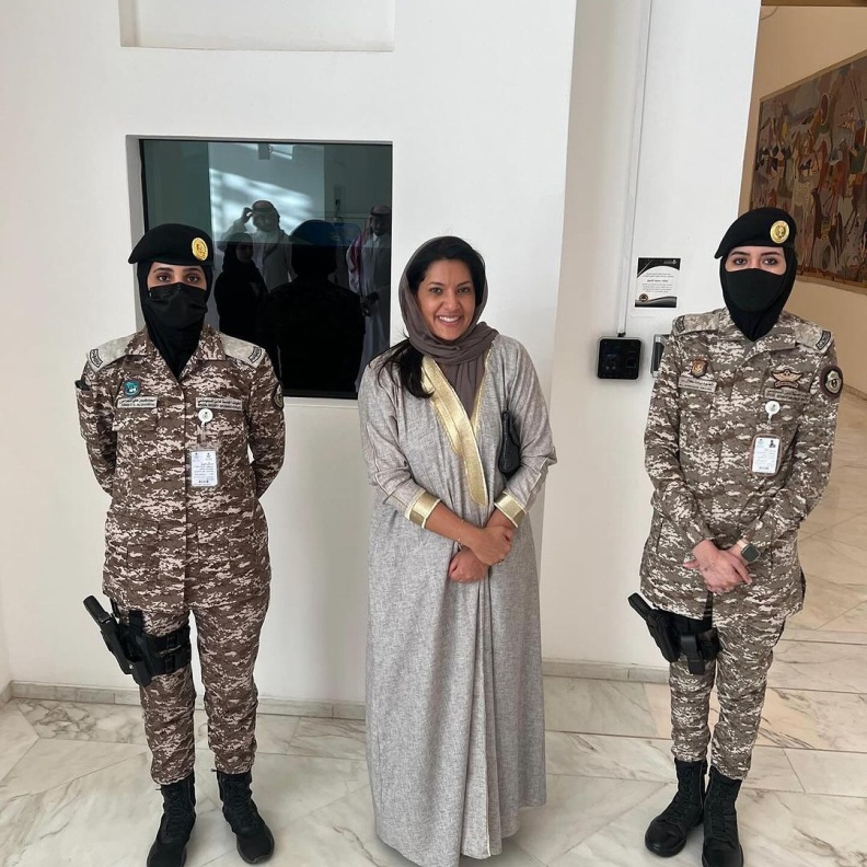 الأميرة ريما بنت بندر تفتخر بالمجندات السعوديات يا حظنا فيهم  
