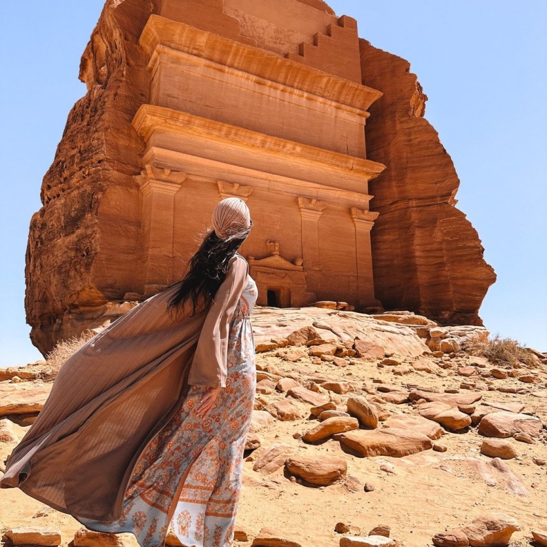 لا تفوتوا هذه المهرجانات والفعاليات المتميزة في العلا من تصوير walk with MI.