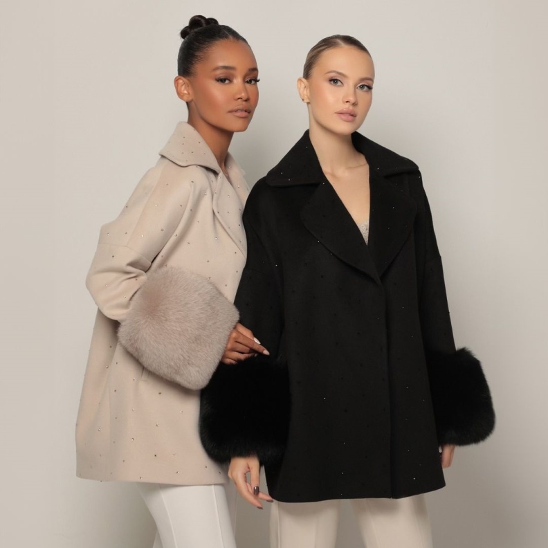 من تصاميم علامة Zima Atelier