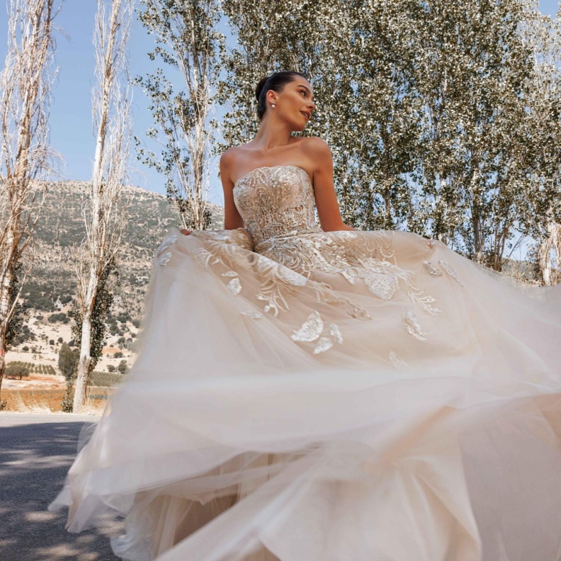 تصاميم سعيد قبيسي لعروس خريف 2025