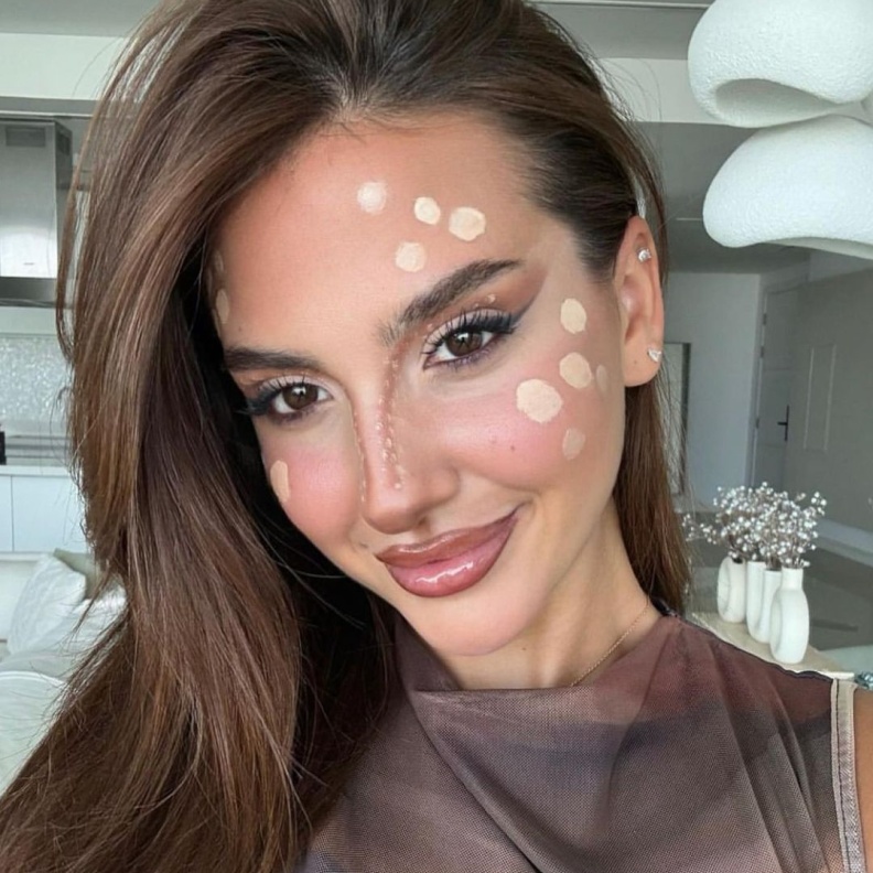 مكياج "الغزالة"  احدث اتجاهات الجمال الرائجة هذا الموسم إليك خطوات تطبيقه