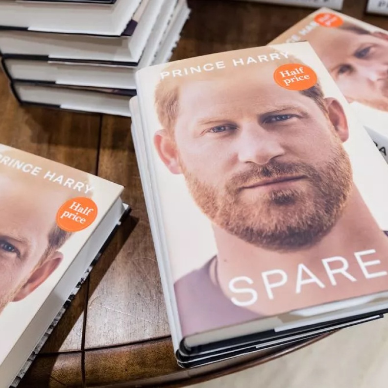 صدور النسخة الثانية من مذكرات الأمير هاري Spare