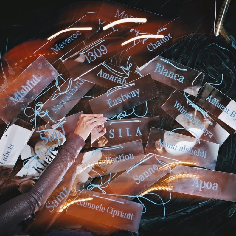 على Sea to Sand التعاون الإبداعي الذي جمع المصممتين داليا اليعيش وأروى القاضي