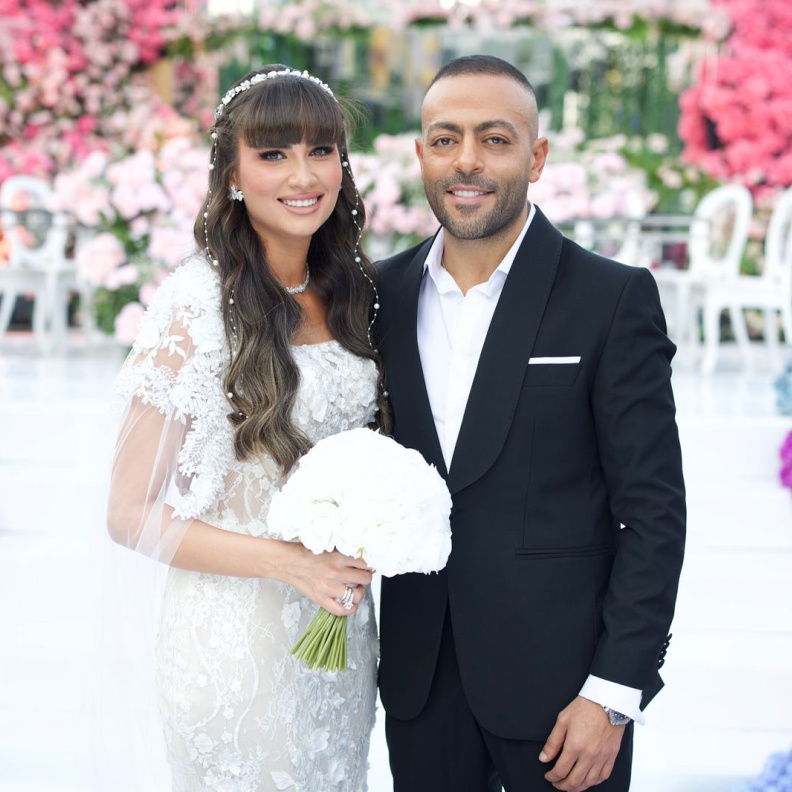 من إطلالة تامر عاشور وزوجته في الزفاف