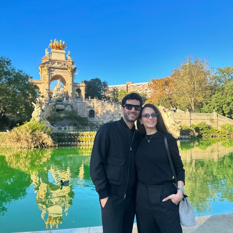 مراد يلدريم وزوجته