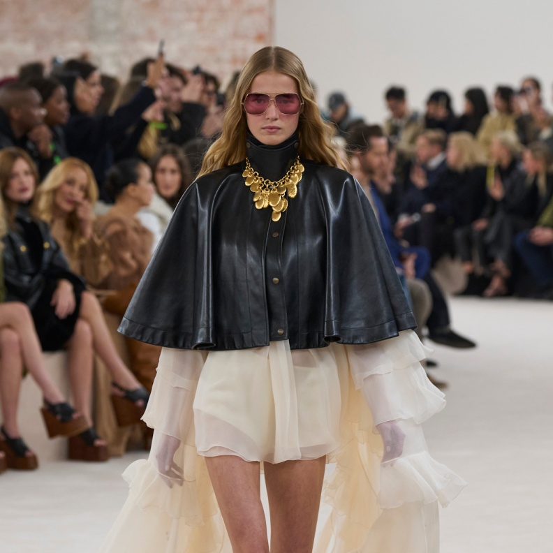 الكاب بقصته المتنوعة والعصرية موضة تخطّت التقاليد