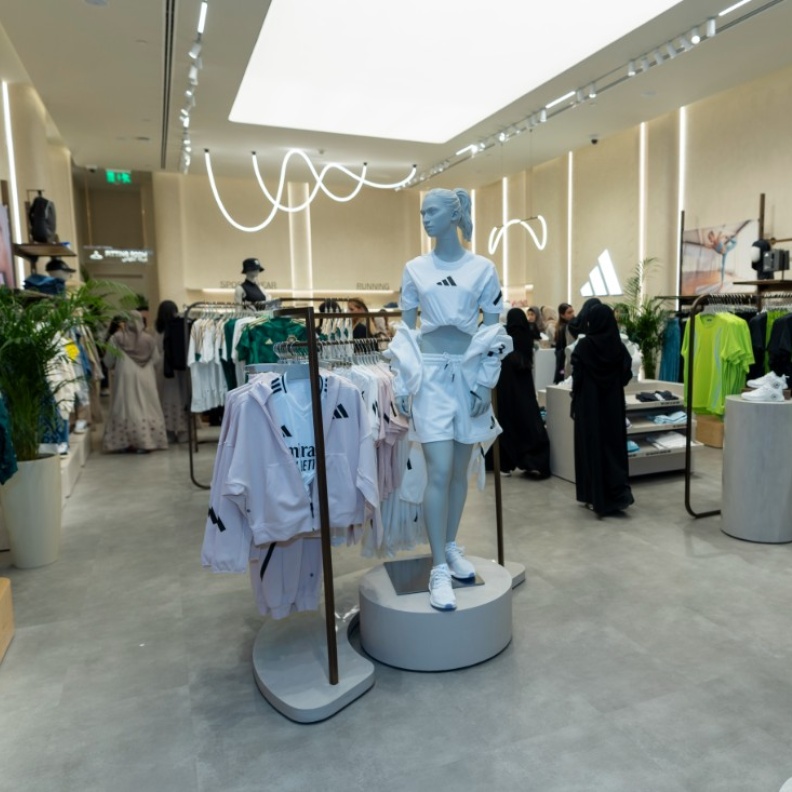 أديداس تفتتح أول متجر نسائي بالكامل في المملكة العربية السعودية