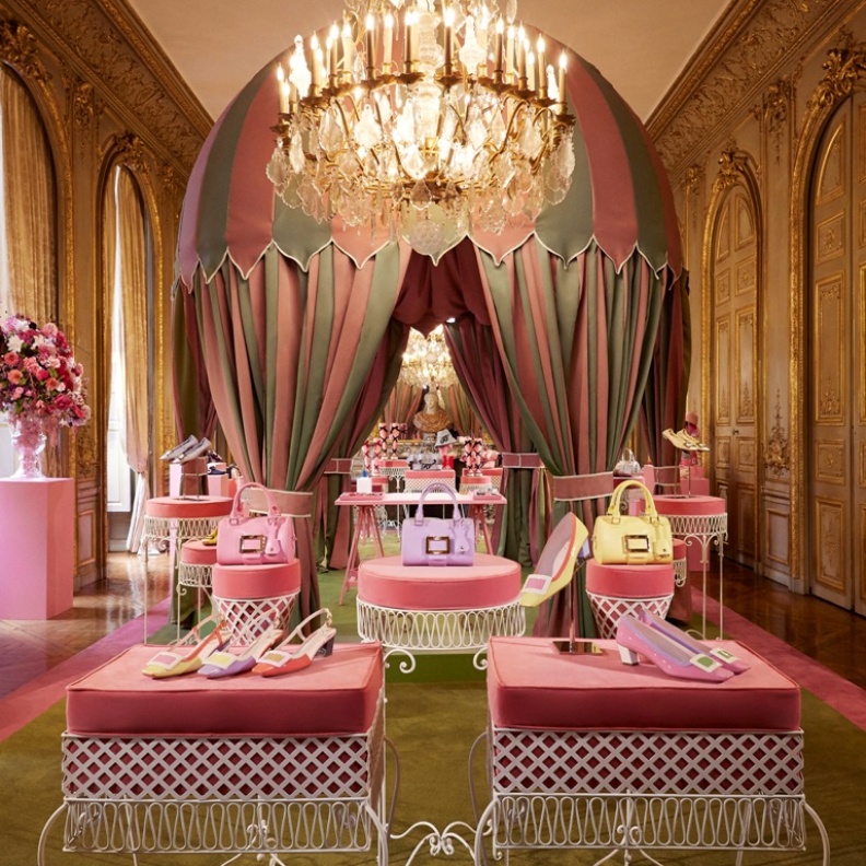 Jardin à la Vivier.. مجموعة دار روجيه ڤيڤييه لربيع وصيف 2025