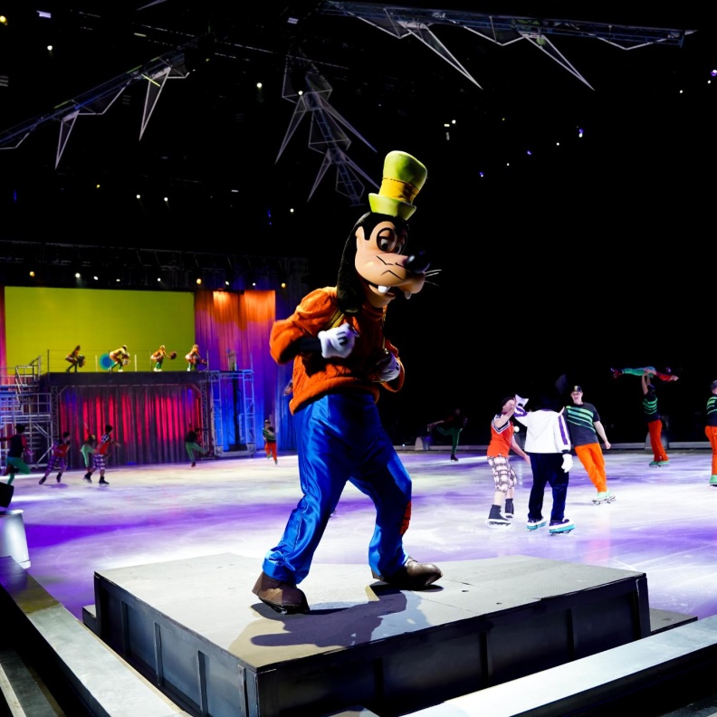 ليلة ساحرة مع ديزني على الجليد في أبوظبي