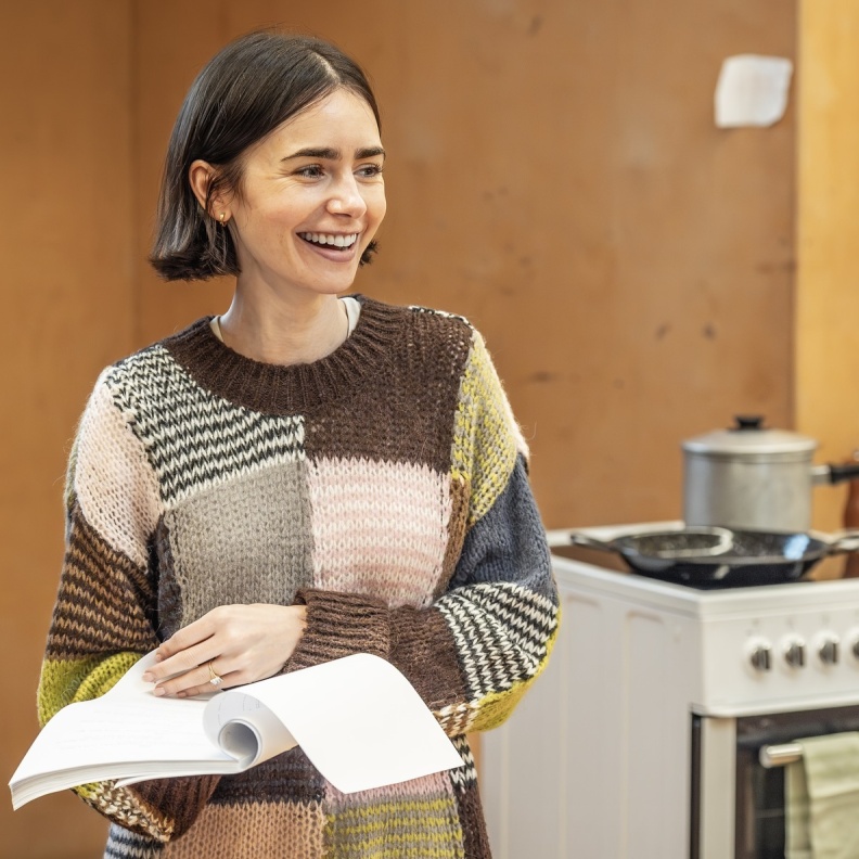 ليلي كولينز