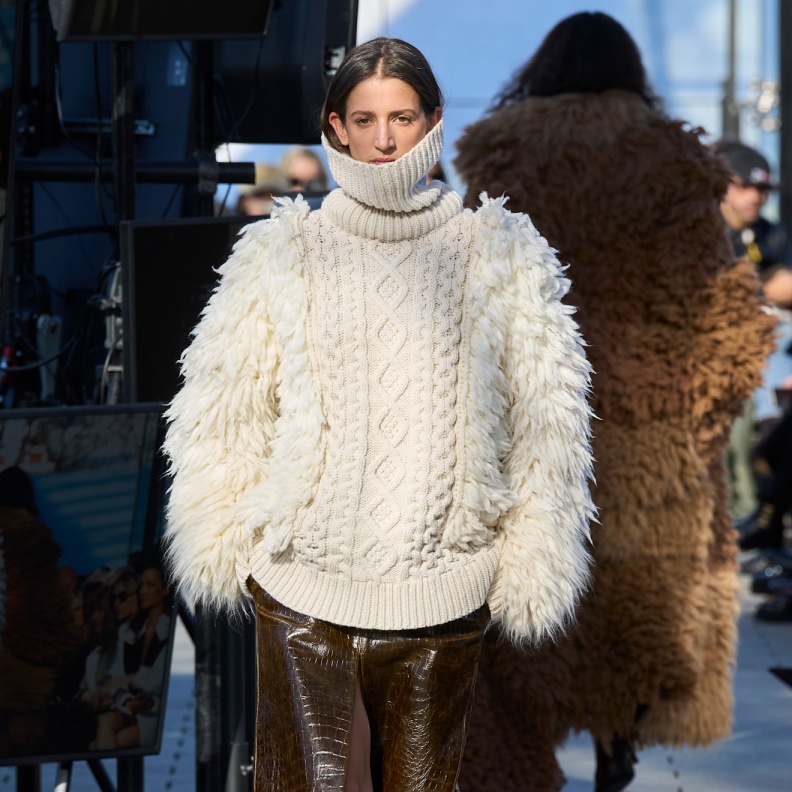 كنزة شتوية محبوكة من Stella Mccartney 