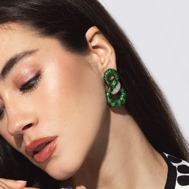أقراط Green Enamel Fancy Hoop من DAVID WEBB
