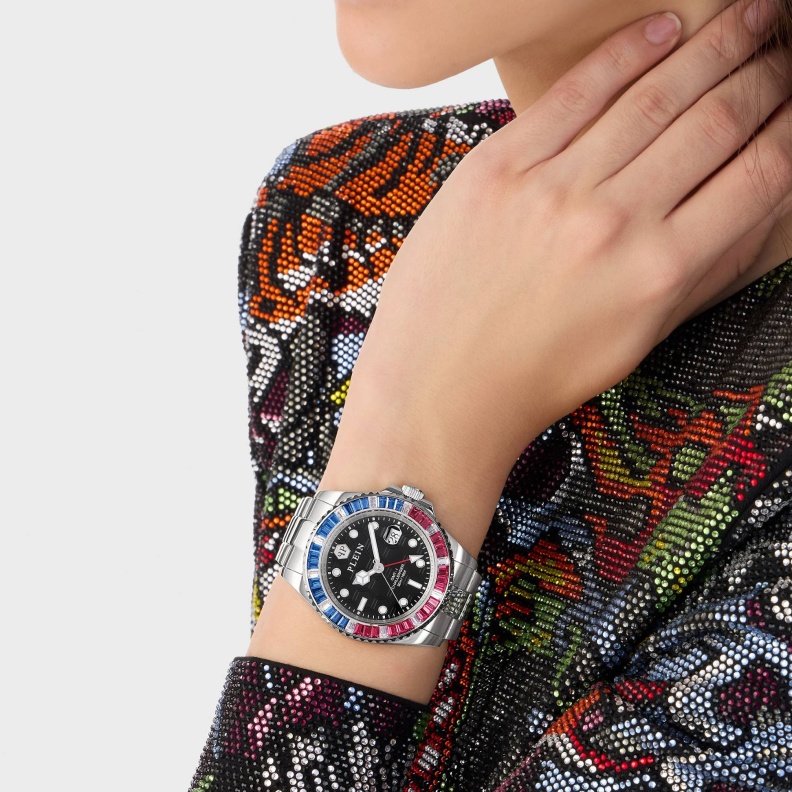أناقة الخريف مع ساعة GMT-I Challenger Baguettes من فيليب بلين Philipp Plein