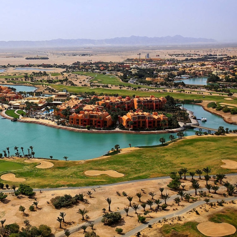الجونة: فينسينا البحر الأحمر ووجهة الأثرياء والمشاهير