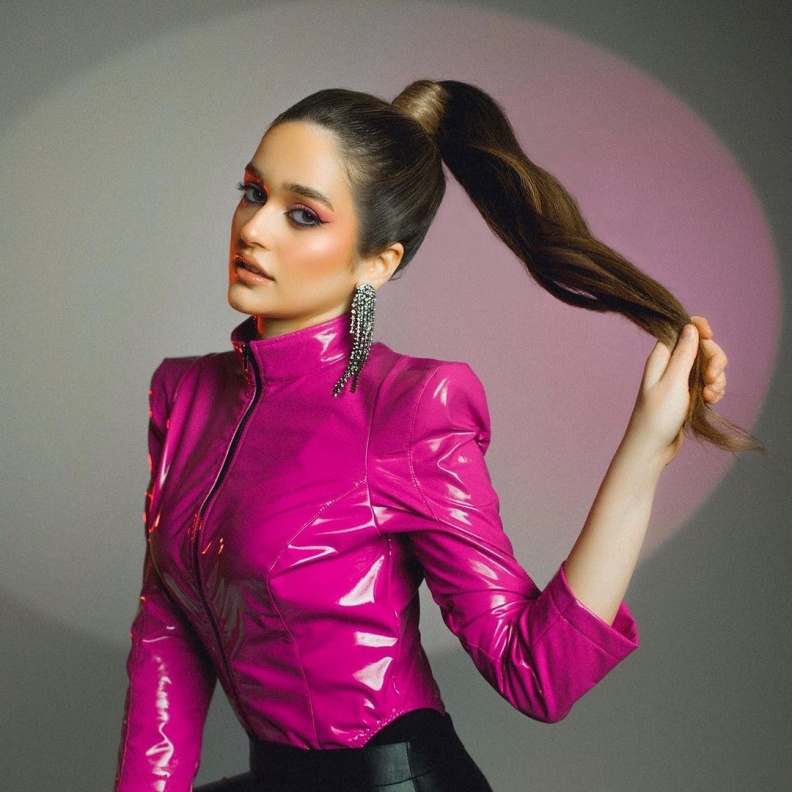 نور إيهاب بتصاميم مجوهرات شبابية ناعمة تُناسب إطلالاتكِ اليومية