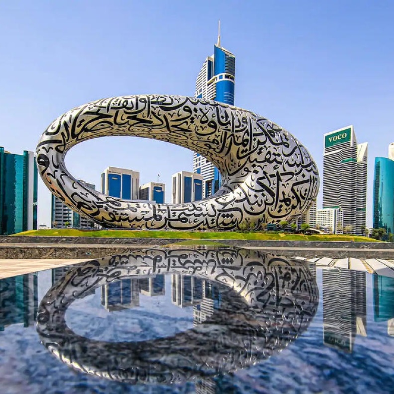 في يوم العلم.. استمتعوا بجولة استثنائية بين أجمل 10 معالم إماراتية