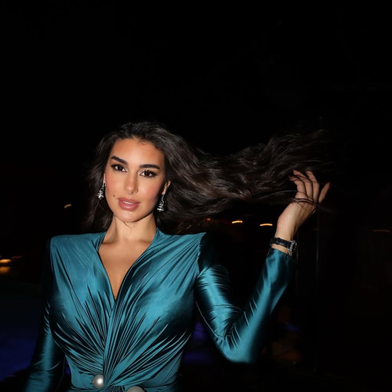 ياسمين صبري بنفس إطلالة ليلى علوي وداليا مبارك