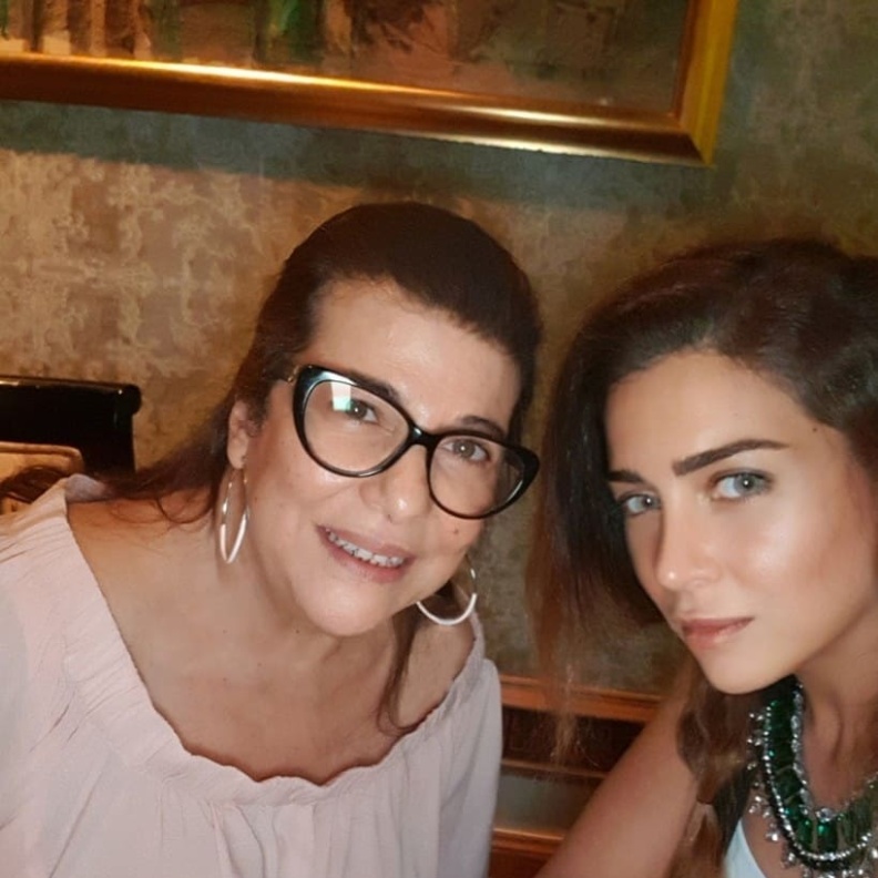 مي عز الدين ووالدتها الراحلة