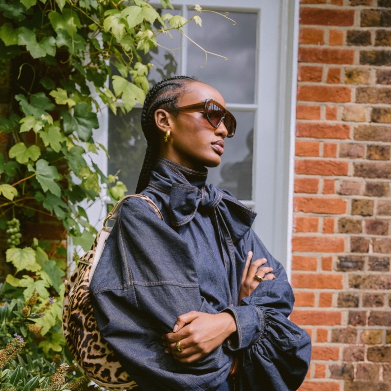 خيارات ألوان جريئة لموسم شتاء 2024-2025... نصائح منسّقة الأزياء Olivia Catchpole من Threads Styling لـ"هي"