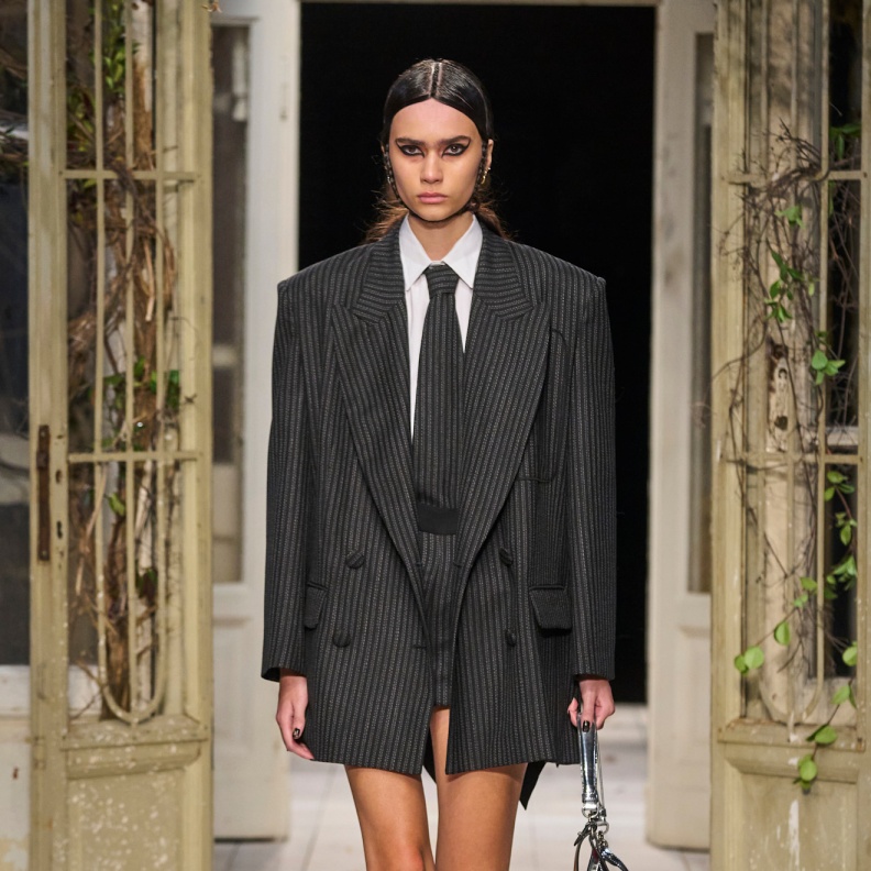 تنسيق ربطة العنق في شتاء 2025 من Antonio Marras