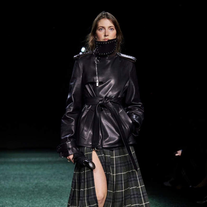 تنورة كاروهات من Burberry