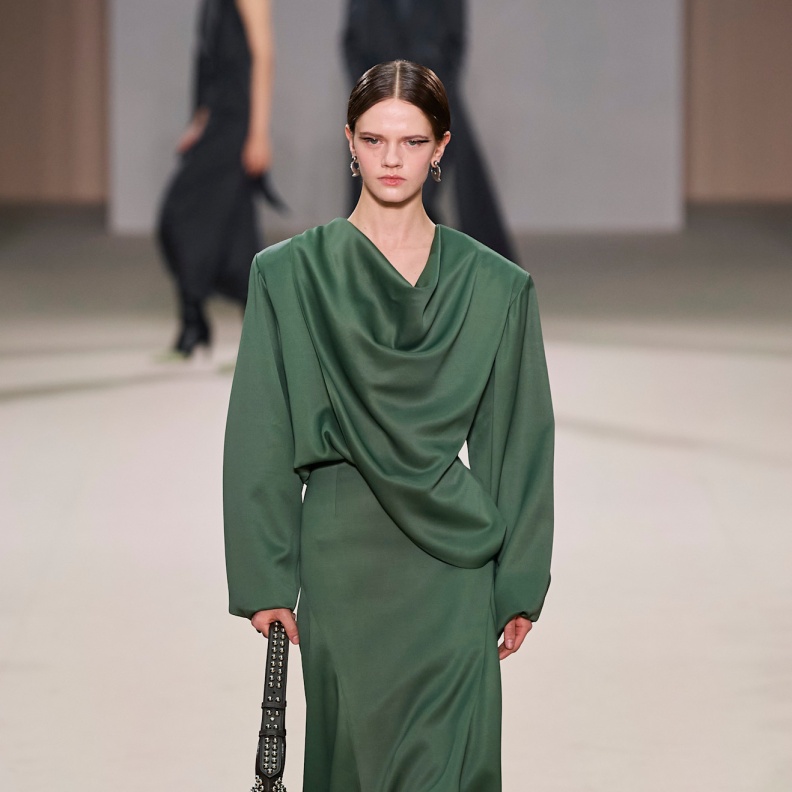 الفساتين البارزة باللون الاخضر في عيد الاتحاد 2024