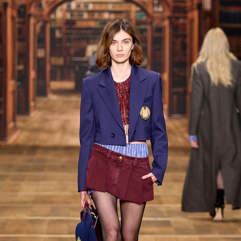 إطلالة من Elisabetta Franchi