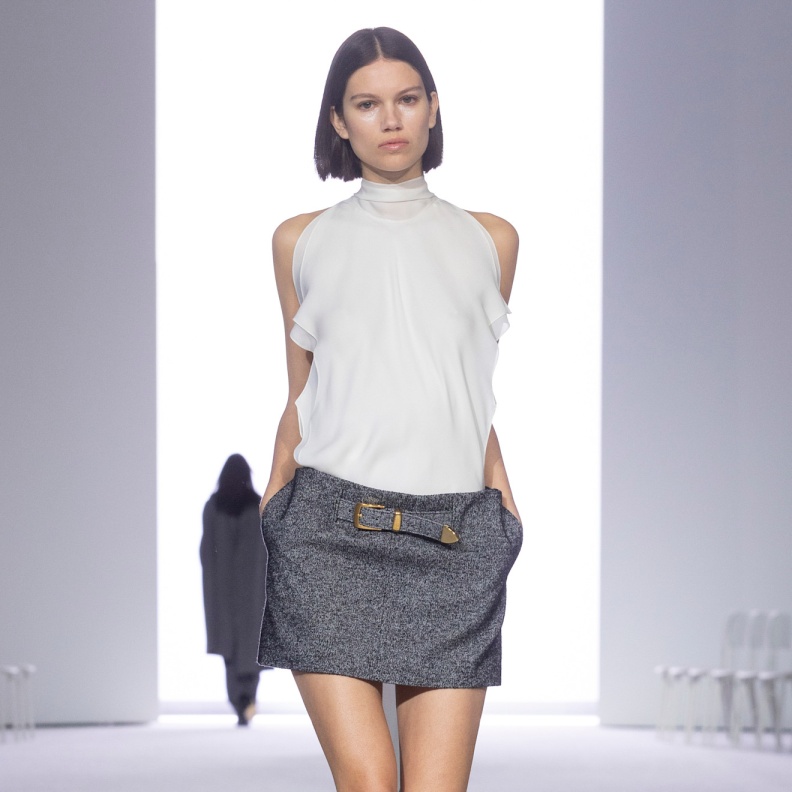 التنورة القصيرة مفاهيم وحقائق بين الموضة والأعراف الاجتماعية