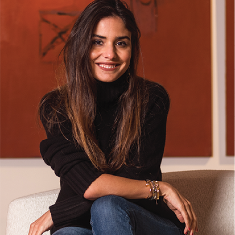 حديث خاص لـ"هي" مع الفنانة ياسمين برادة.. مؤسسة Loft Art Gallery ترفع إسم الفن المغربي في سماء العالمية