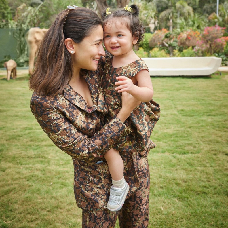 عليا بهات وابنتها