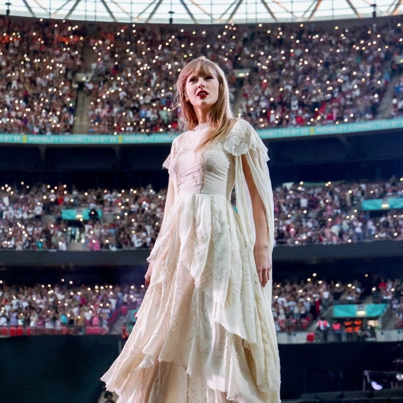 تايلور سويفت