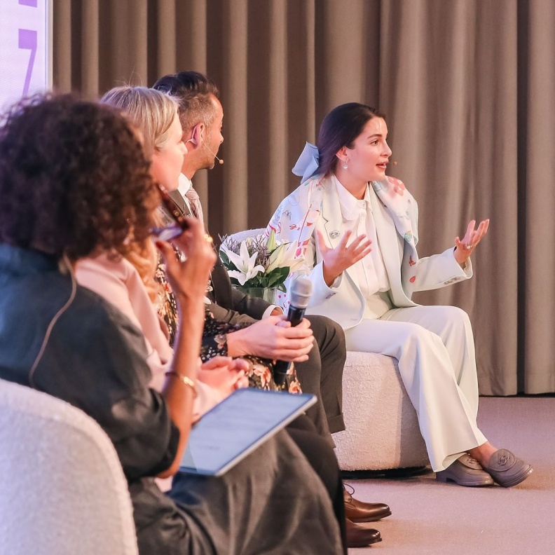 هي هب 2024: رحلة عميقة لاستكشاف أسرار البشرة وفنون العناية بها 