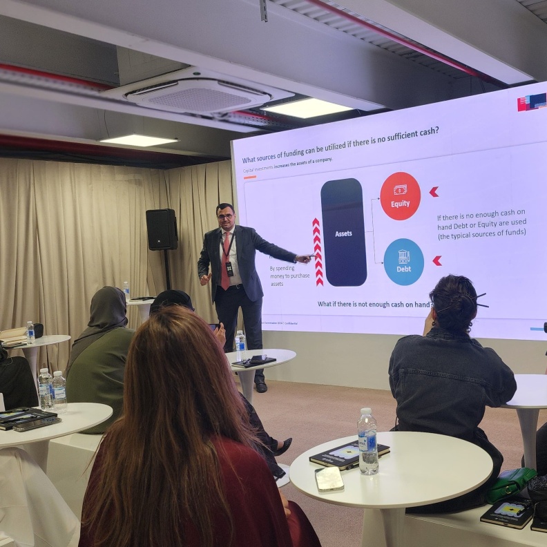 "من الفكرة إلى رأس المال: مسارات التمويل في مجال الأزياء"... جلسة غنيّة بالمعلومات في "هي هب"