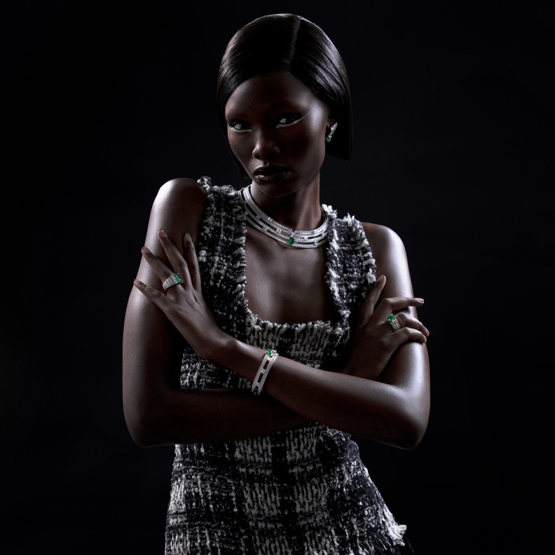 جلسة تصويرية خاصة بـ"هي" بعنوان Ethereal Embrace