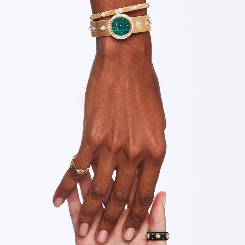 أجمل موديلات ساعات نسائية لسهرات الأعياد الشتوية