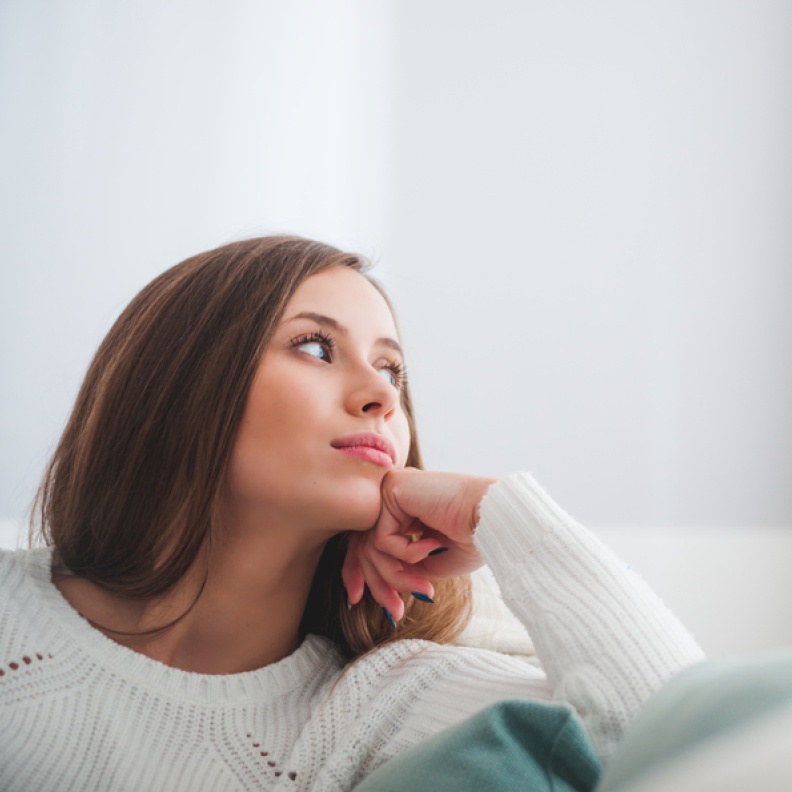 اكتشفي فوائد عشبة المليسة لصحة المرأة وانعمي بحياة أكثر نشاطًا